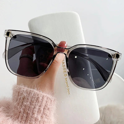 Stylish Women’s Oval Sunglasses – UV Protection Resin Lenses