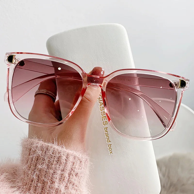 Stylish Women’s Oval Sunglasses – UV Protection Resin Lenses