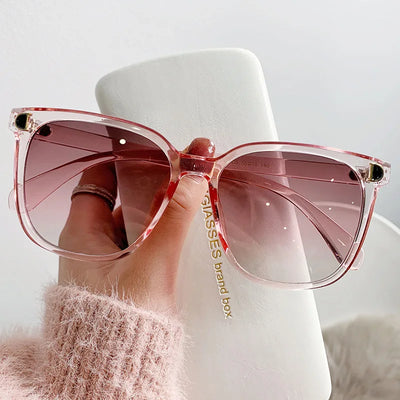 Stylish Women’s Oval Sunglasses – UV Protection Resin Lenses