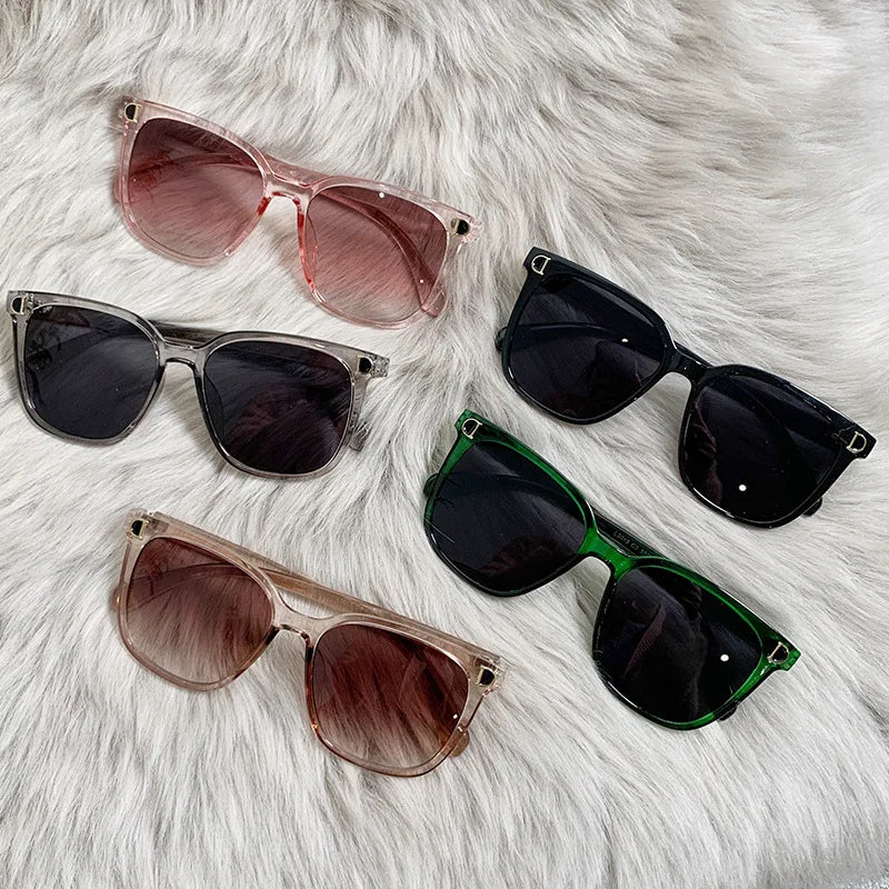 Stylish Women’s Oval Sunglasses – UV Protection Resin Lenses
