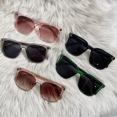 Stylish Women’s Oval Sunglasses – UV Protection Resin Lenses