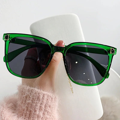 Stylish Women’s Oval Sunglasses – UV Protection Resin Lenses