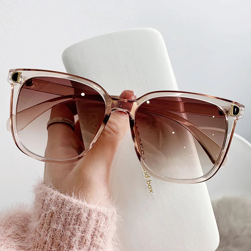 Stylish Women’s Oval Sunglasses – UV Protection Resin Lenses