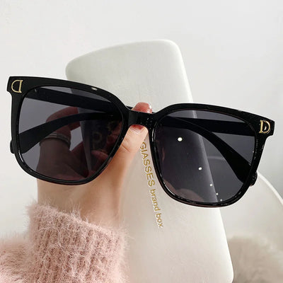 Stylish Women’s Oval Sunglasses – UV Protection Resin Lenses